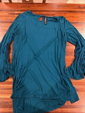 Agnes & Dora Teal Long Sleeve Scoop Neck Top with Keyhole